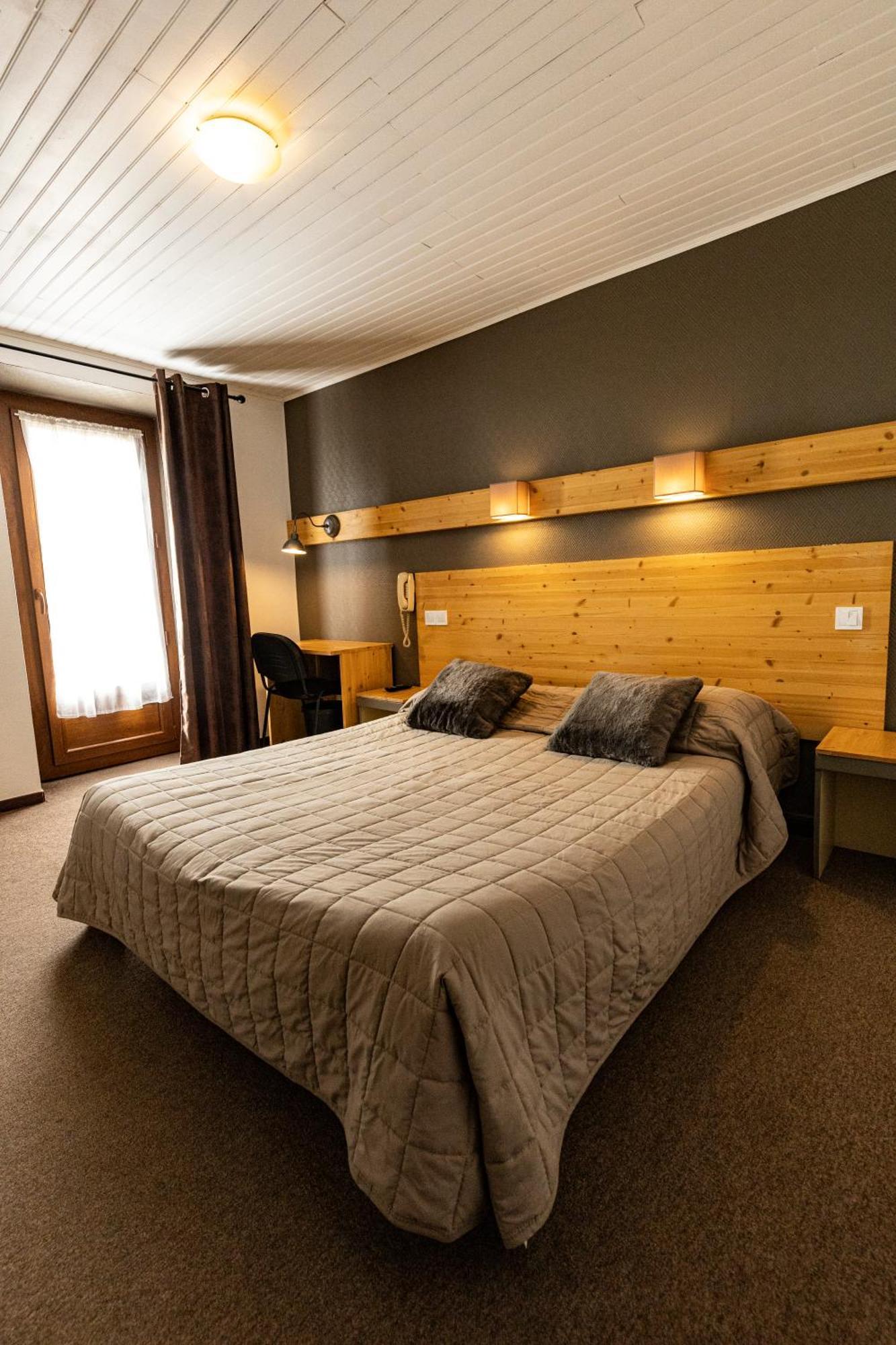 Hotel Le Coq D'Or Les Angles  Εξωτερικό φωτογραφία